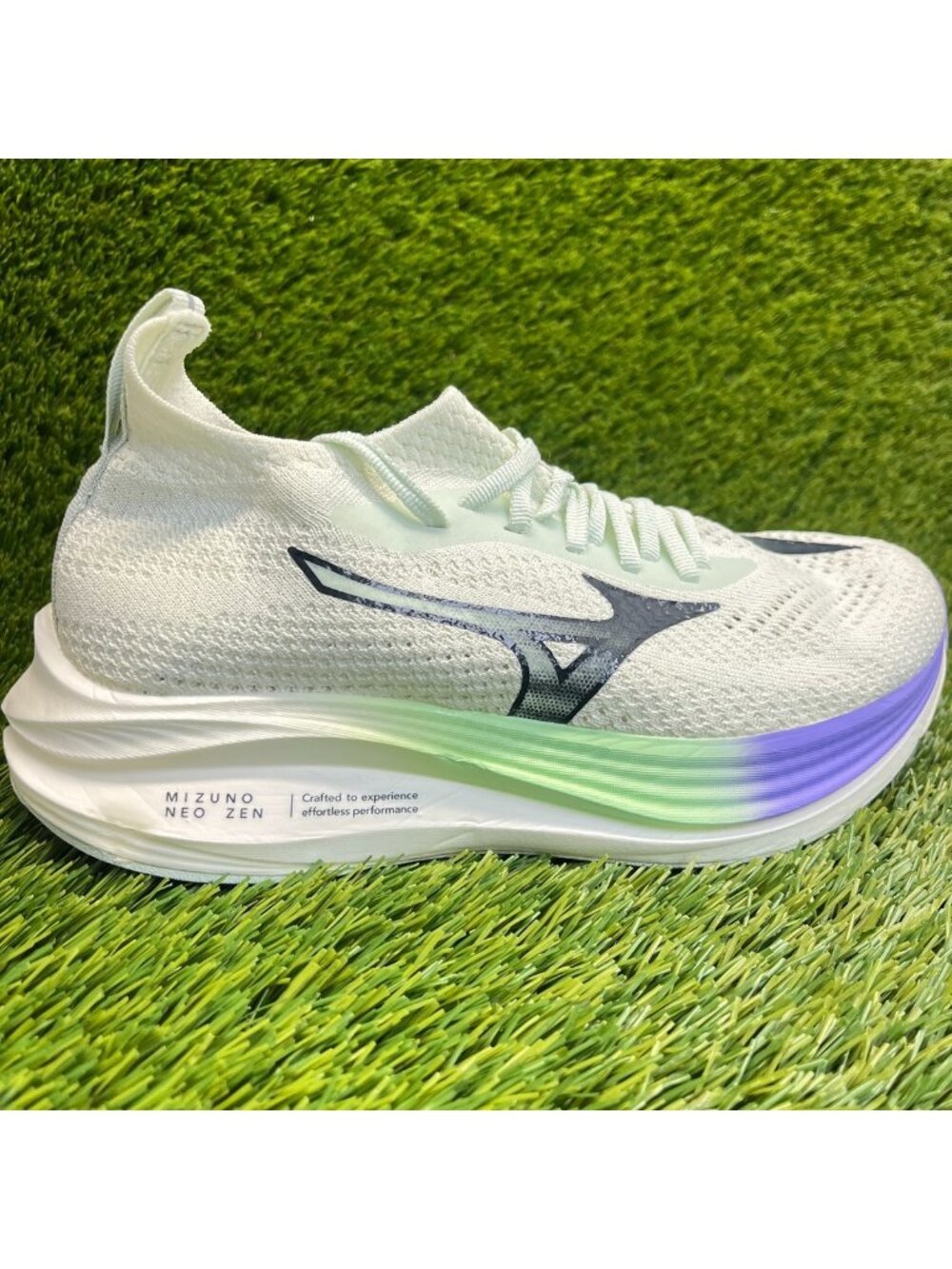 Mizuno Neo Zen Womens Size 8 White Green Athletic Road Running Shoes Sneakers